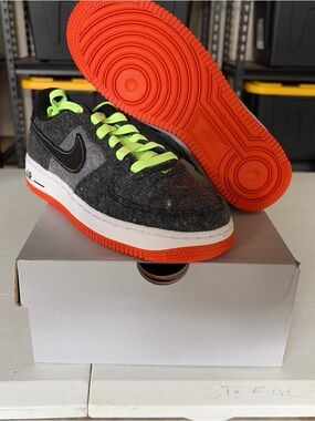 Nike Air Force 1 LV8 GS Halloween - Black Ghost Green - Size 5Y
